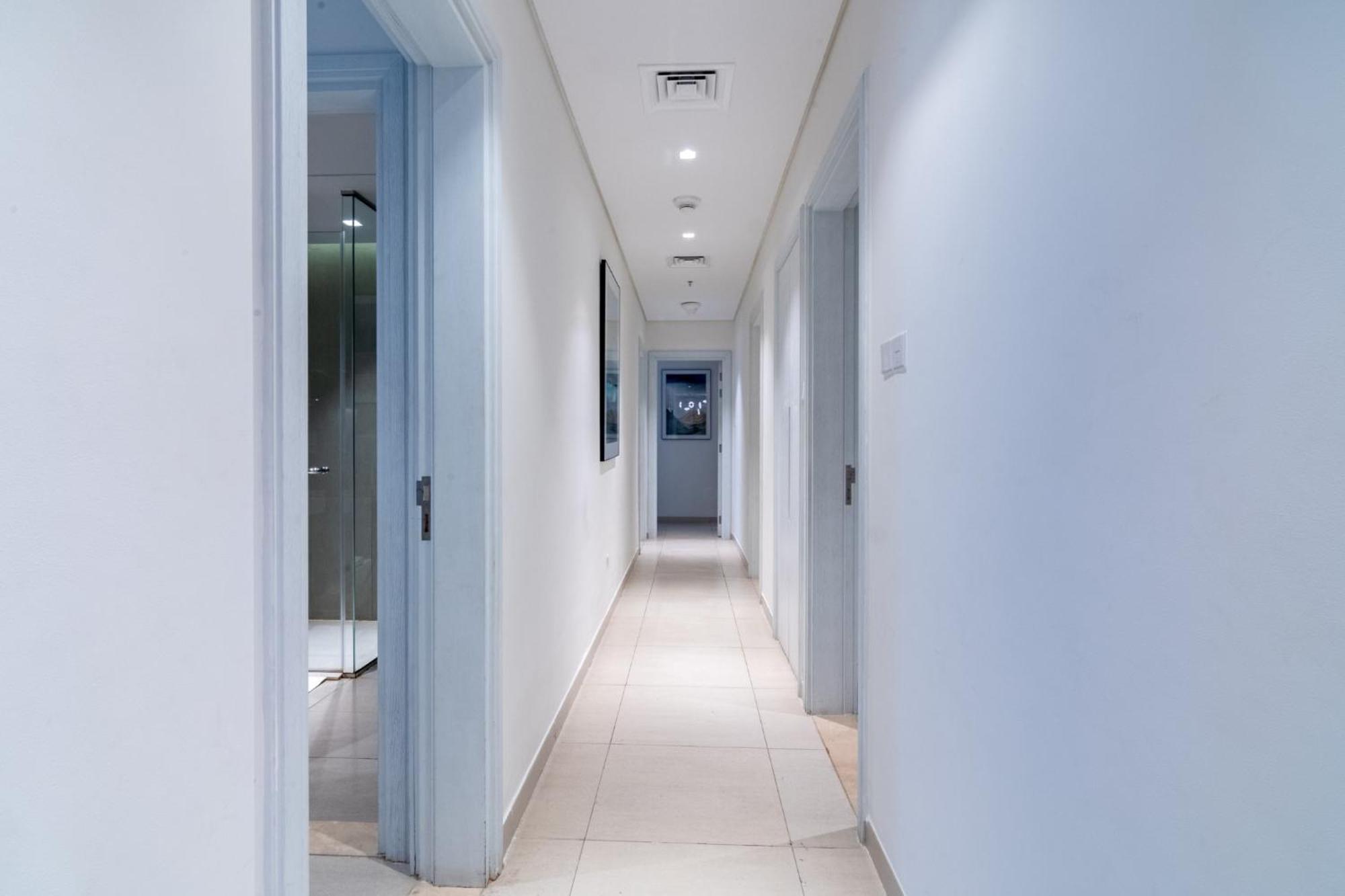 Apartment The Address Private 3br With Maid